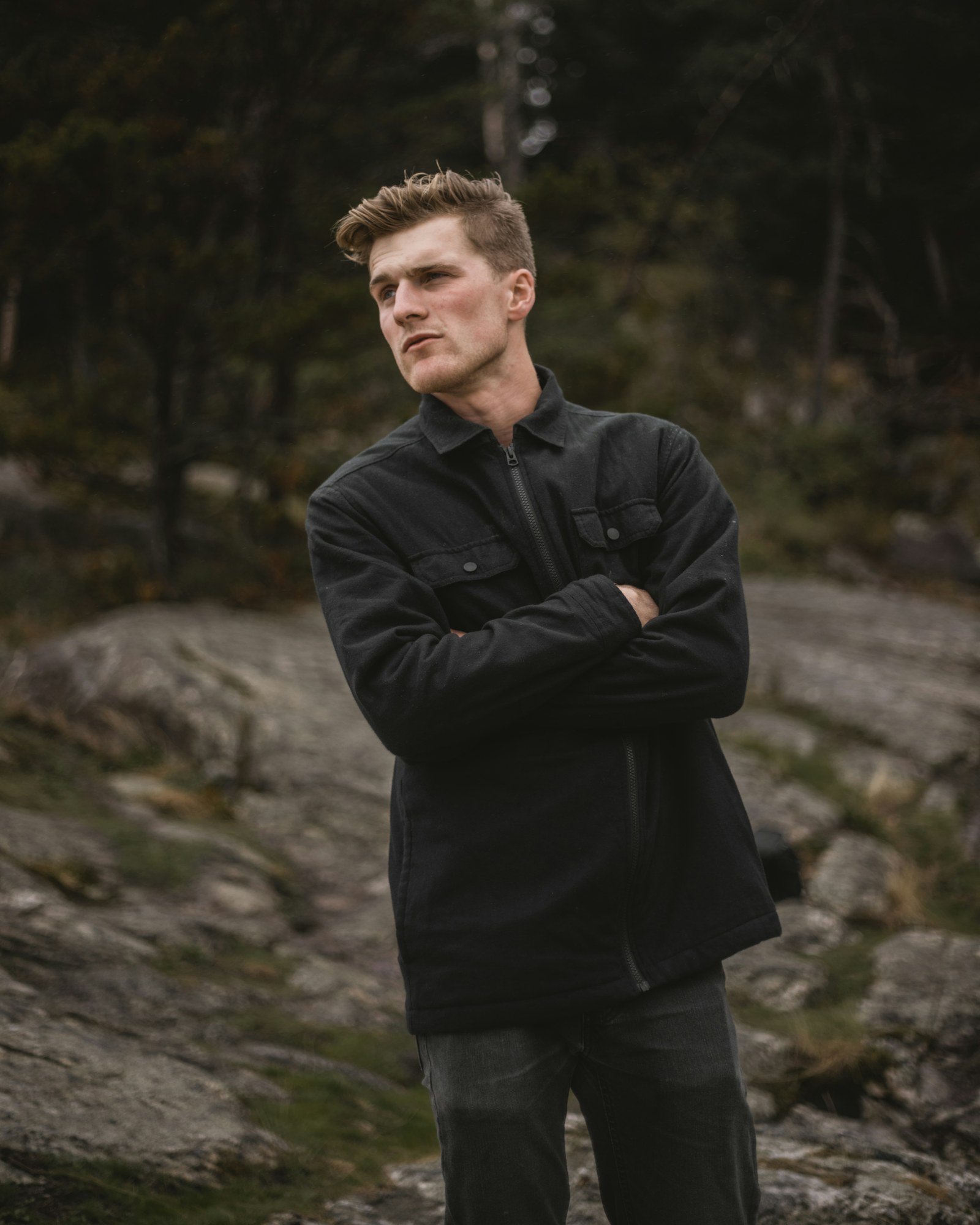 Kurtka softshell zlotowa – kadr 3
